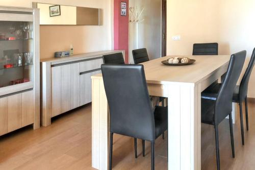 Apartment with 3 bedrooms in Malaga with wonderful city view balcony and WiFi 4 km from the beach - image 8