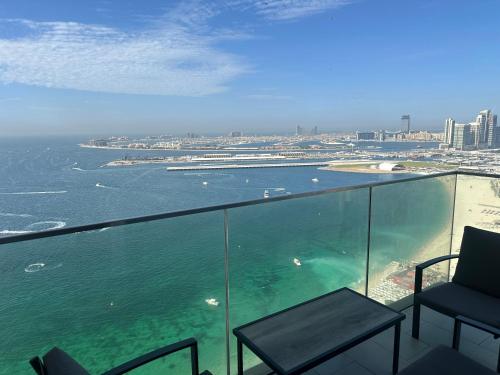 LA VIE JBR, Sea & Palm View Apartment, Dubai
