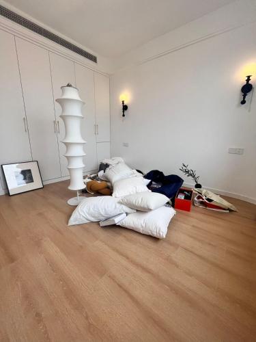 Eastern Hub - Three Bedroom Apt in Xintiandi, 50m from Metro, Many Shops and Malls Surrounded, Shanghai (photo 8)