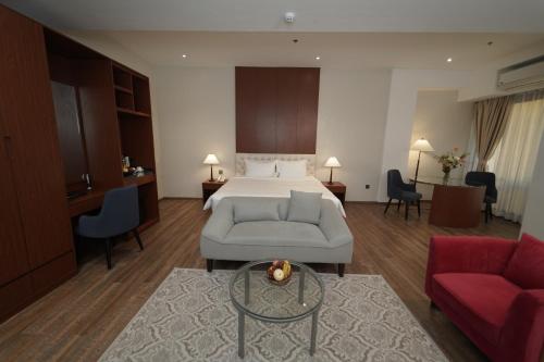 Villa Isabel Hotel near Bagatao Islands of Magallanes