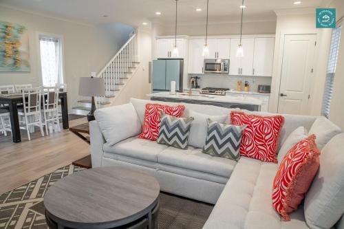 R3 at Inlet Beach with Pool Access and EV Connector - Walk to Beach, Inlet Beach