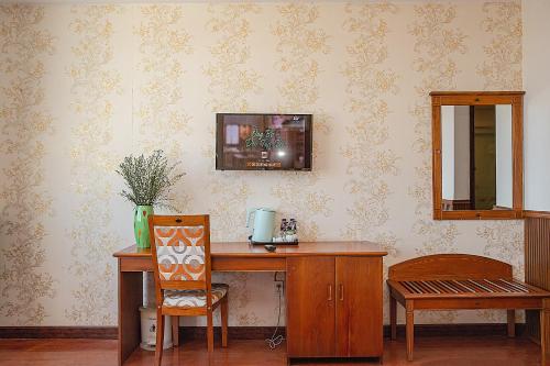 Superior Double or Twin Room - B image 9