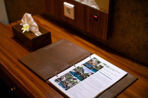 Premier Double or Twin Room - Poolside image 5