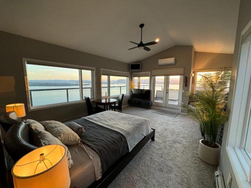 The West Room - Sahhali on the Bluffs