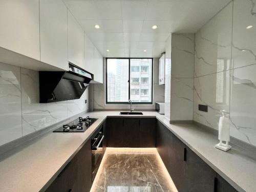 Eastern Hub - Bund Branch Simply Luxurious 4 King Beds, Big French Windows with Bund Views, Shanghai (Foto 4)