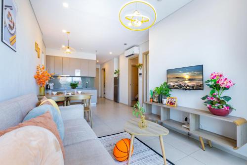 Three-Bedroom Apartment with Balcony image 3