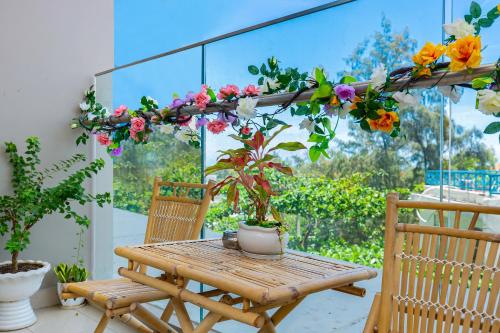 Three-Bedroom Apartment with Balcony image 8
