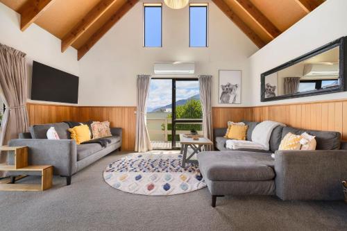 Three-Bedroom House image 8