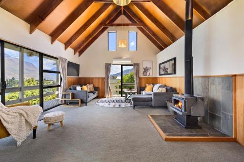 Three-Bedroom House image 7