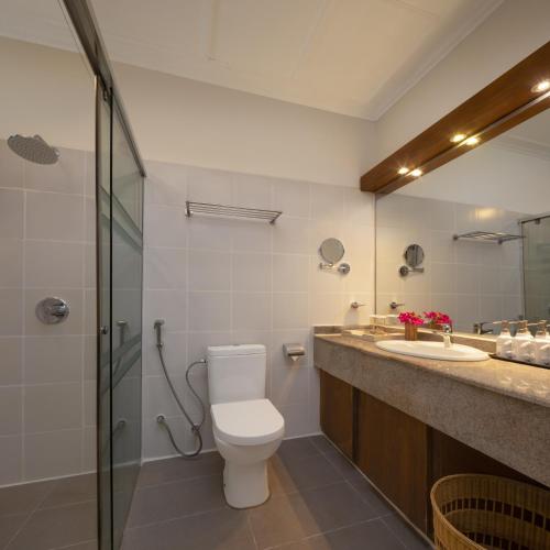 Sunset Water Villa with USD 50 Spa Credit Per Person | 10% Off on Excursions | FREE One Hour Sunset Photo Cruise for Minimum 3 Night Stays image 5