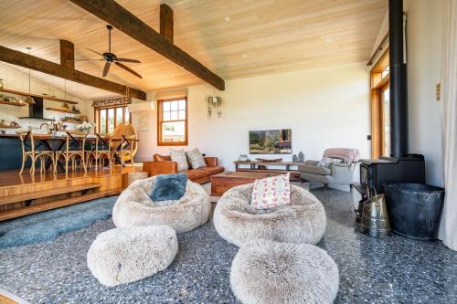 Létesítmények, Luxury Wanaka villa, hot tub & mountain views in Luggate