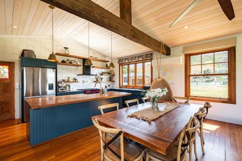 Létesítmények, Luxury Wanaka villa, hot tub & mountain views in Luggate