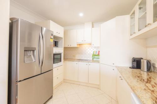 Cozinha, 8 Ocean Avenue - Ocean Escape, Wi-Fi, views and Aircon in Anna Bay