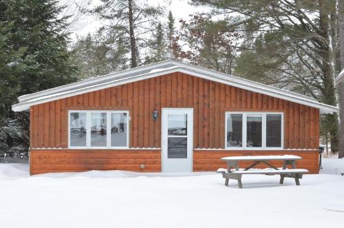 Cedaroma Lodge