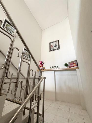 Tampilan eksterior, Florens Inn Guest House and Cafe in Godean
