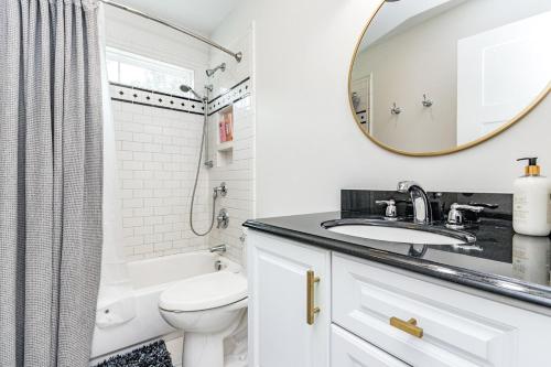 Secluded Cabin Retreat 15 min from Dtown Raleigh