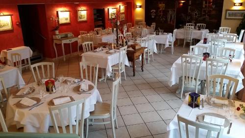 Étterem, Logis Hôtel-Restaurant Le Val d'Amby (Logis Hotel-Restaurant Le Val d'Amby) in Hières-sur-Amby