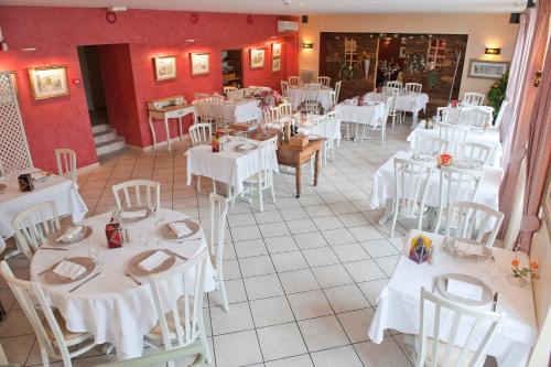 Étterem, Logis Hôtel-Restaurant Le Val d'Amby (Logis Hotel-Restaurant Le Val d'Amby) in Hières-sur-Amby