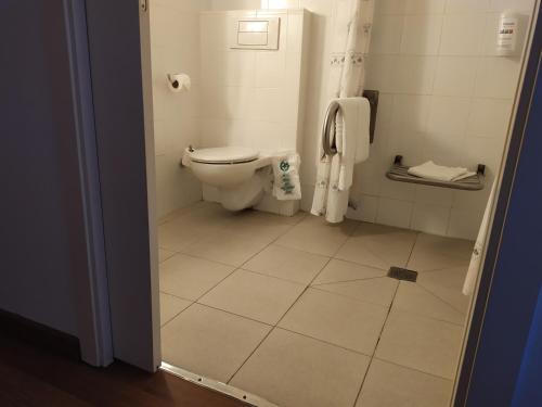 Ibis Girona - image 11