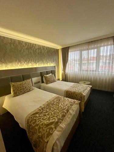 Standard Double or Twin Room image 3