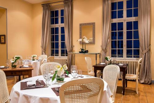 Ресторант, Hotel Chateau de l'Hermitage in Енери