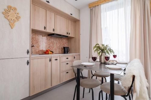 SnowHill Apartment by Rent like home - image 4