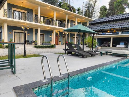Villa Forever Coorg – khách sạn tại Pollibetta
