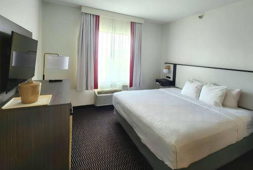 Ramada by Wyndham Columbia - image 7