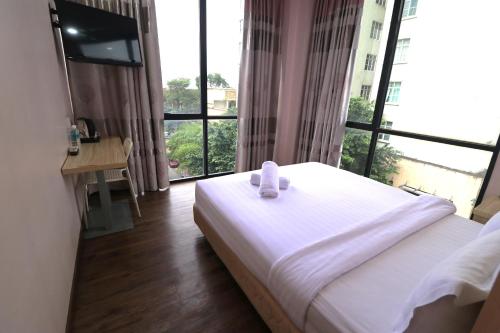 Deluxe Double Room image 3