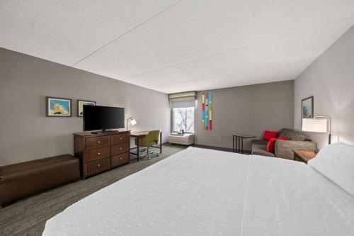 King Room with Sofa Bed - Non-Smoking