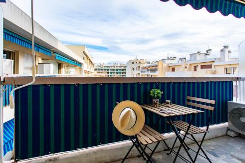 Balcony/terrace, A1 - Studio Antibes Centre 5 min to Sea - AC & Balcony in Antibes City Center