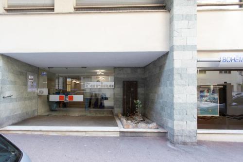 A1 - Studio Antibes Centre 5 min to Sea - AC & Balcony in Antibes City Center