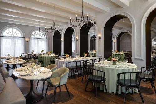 Tárgyalóterem/bálterem, Mills House Charleston, Curio Collection by Hilton near Edmondston-Alston Ház