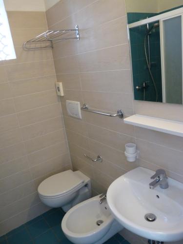 Quadruple Room with Sea View image 3