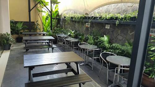 Restaurant, V Hotel Tebet in Tebet