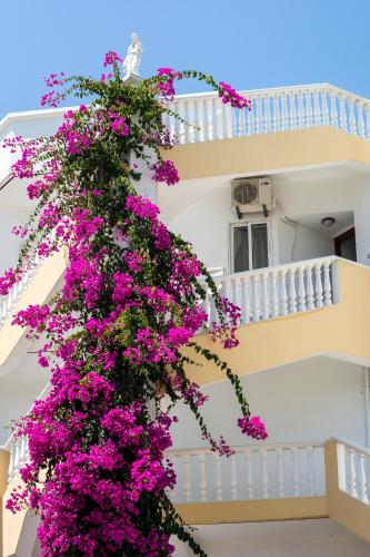 Aphrodite Apartments