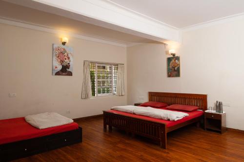 Colonels inn - image 2