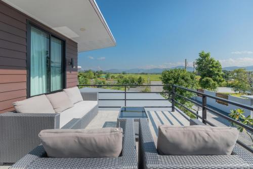 The garden pool villa resort at Doi Saket - 발코니/테라스