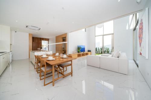 Modern Elegance & Tropical Vibe - 4BR Pool Villa in New Build Residence Lux Pride 2 V10, Ban Pak Lak (foto 5)