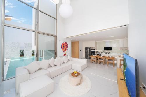 Modern Elegance & Tropical Vibe - 4BR Pool Villa in New Build Residence Lux Pride 2 V10, Ban Pak Lak (foto 3)