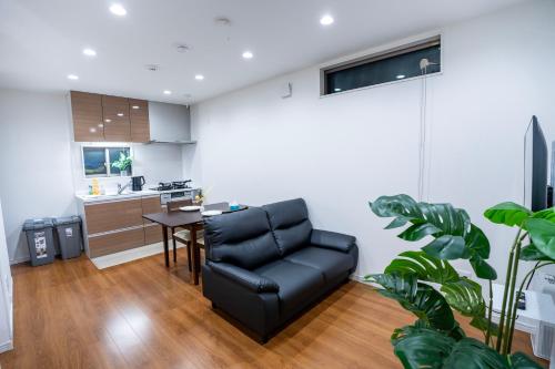 Japanese style single-family house, three floors, 75 square meters, three bedrooms and one living room
