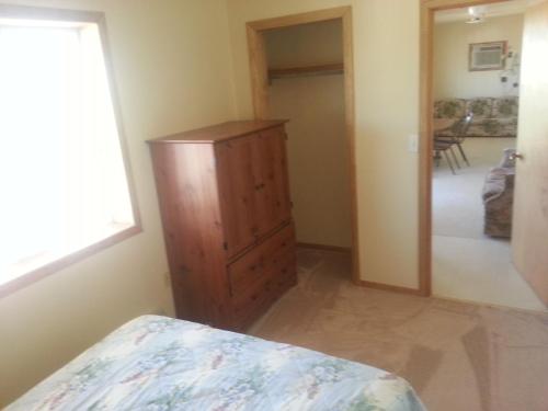 2 bedrooms, 3 beds