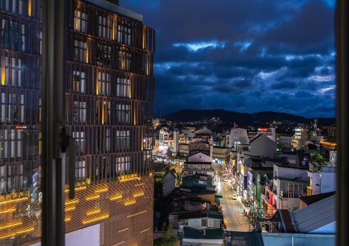 Nature Hotel - Win Happy near Linh Son Pagoda