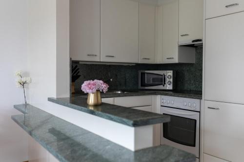 Charming 1BR apartment in the old town - UZ4, Цюрих (фото 7)
