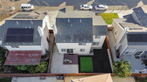 4 bedroom Home in Tracy 2 Minutes to Highway 4 bedroom Home in Tracy 2 Minutes to Highway