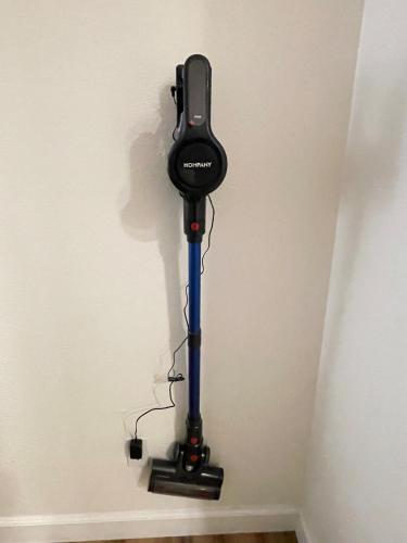 4 bedroom Home in Tracy 2 Minutes to Highway 4 bedroom Home in Tracy 2 Minutes to Highway