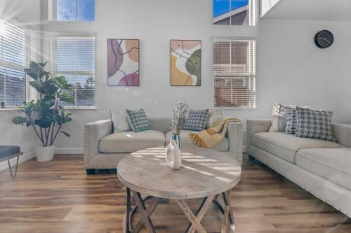 4 bedroom Home in Tracy 2 Minutes to Highway 4 bedroom Home in Tracy 2 Minutes to Highway