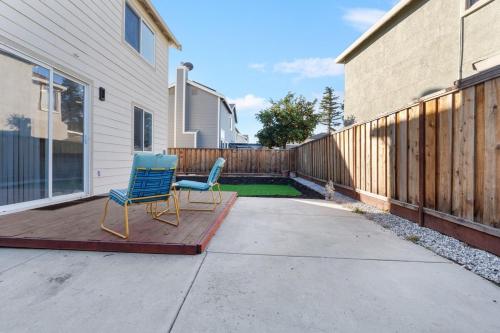 4 bedroom Home in Tracy 2 Minutes to Highway 4 bedroom Home in Tracy 2 Minutes to Highway