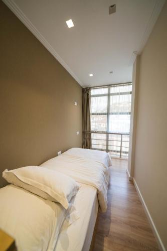 Deluxe Triple Room image 5