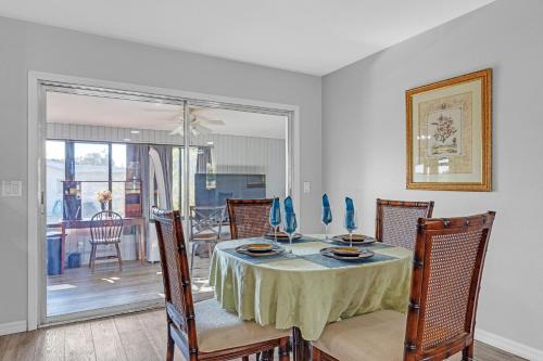 Waterfront Retreat with Canal Access home in Inverness (Florida)